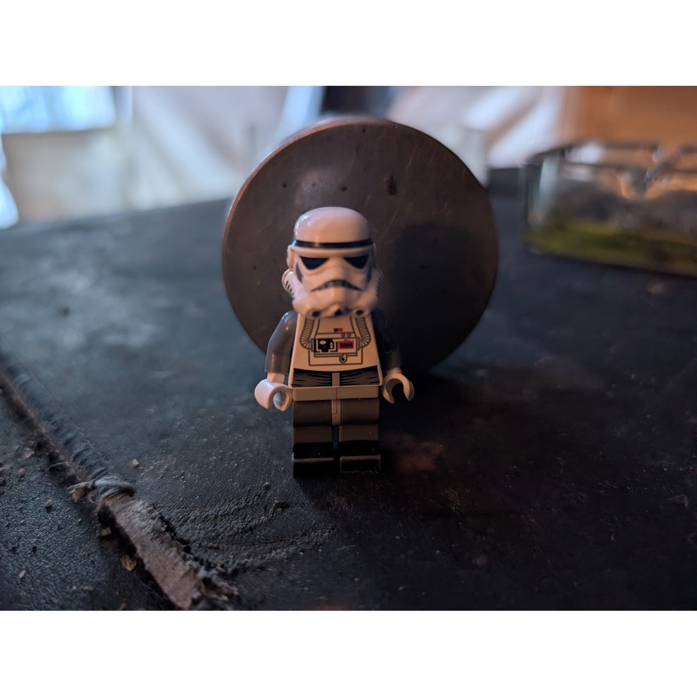 LEGO Star Wars Stormtrooper Minifigure Light Gray Torso Dark Gray Legs